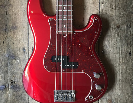 Fender / Candy Apple Red