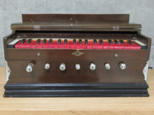 ハーモニウム ハルモニウム Harmonium 赤 39鍵盤 鍵盤楽器 インド楽器 オルガン