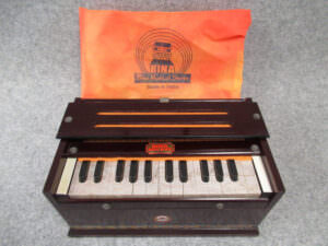 BINA DELUXE ハルモニウム ハーモニウム リードオルガン インド楽器 鍵盤楽器 9900