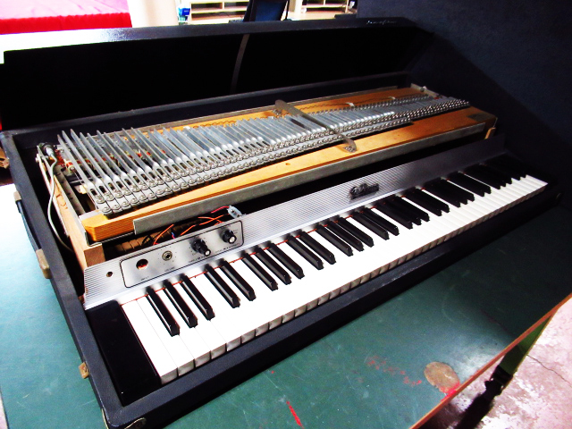 Fender RHODES フェンダー ローズ エレクトリックピアノ 73鍵盤 台無し Thumbnail