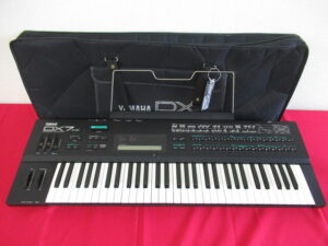 YAMAHA ヤマハ シンセサイザー DX7 2-D