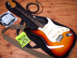 FENDER フェンダー STRATOCASTER ストラトキャスター 2012年 エレキギター