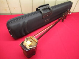 上海二胡 紫檀 蛇皮 弓 ケース付き 花窓