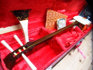 三味線 紅木 子持ち綾杉胴