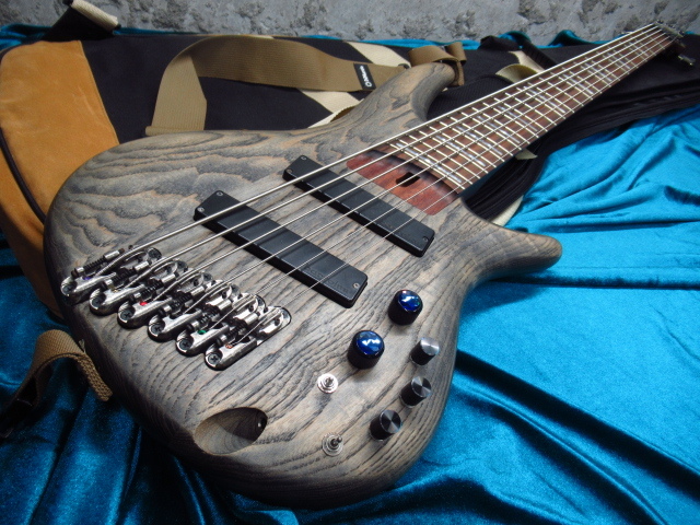 Ibanez アイバニーズ SRFF806 6弦エレキベース 装飾 ウッド調 ファンドフレット 弦楽器 ソフトケース付き Thumbnail